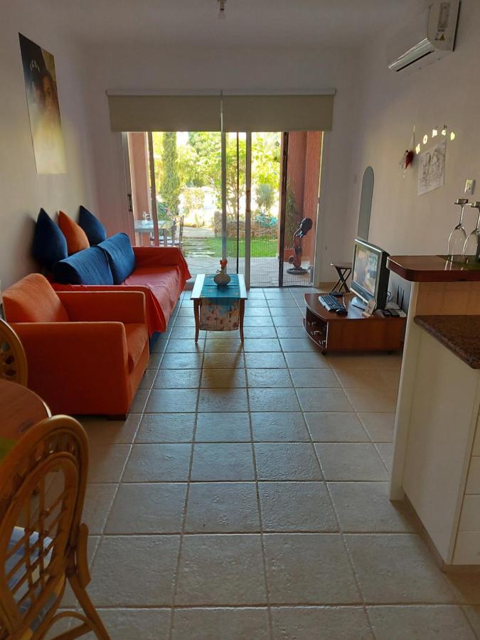 Apartment Mandria garden resort,pools-garden-beach 3 in One! Paphos